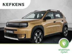 Bruin Nieuw 2025 Fiat Grande Panda La Prima SUV | € 28.995