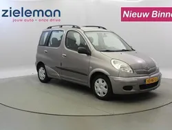 Grijs Gebruikt 2003 Toyota Yaris Verso Sol MPV | € 2.845 (Eerlijke prijs)