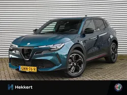 Blauw Nieuw 2024 Alfa Romeo Junior Edizione Speciale SUV | € 35.495 (Super prijs)