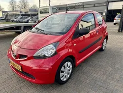 Rood Gebruikt 2007 Toyota Aygo Hatchback | € 2.495 (Iets duurder)