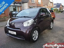 Paars Gebruikt 2009 Toyota iQ Comfort Hatchback | € 5.500 (Eerlijke prijs)