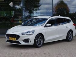 Wit Gebruikt 2021 Ford Focus ST-Line X Stationwagen | € 19.450 (Goede deal)