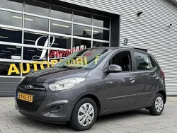 Grijs, metallic lak Gebruikt 2013 Hyundai i10 Hatchback | € 3.950 (Eerlijke prijs)