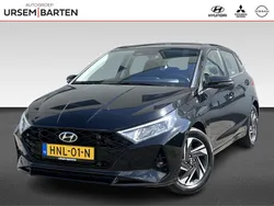 Zwart, metallic lak Gebruikt 2022 Hyundai i20 Comfort Hatchback | € 19.430 (Eerlijke prijs)