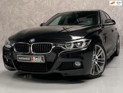 Zwart Gebruikt 2016 BMW 330 M Sport Sedan | € 21.995 (Duur)