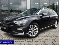 Zwart Gebruikt 2020 VW Passat Business Stationwagen | € 22.900 (Goede deal)