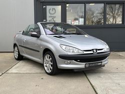 Grijs (metallic) Gebruikt 2002 Peugeot 206 CC Cabriolet | € 2.950 (Duur)