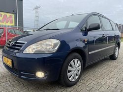 Blauw (metallic) Gebruikt 2003 Toyota Avensis Verso Luna MPV | € 3.999