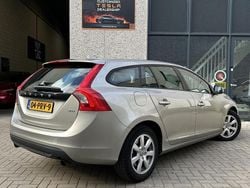 Grijs Gebruikt 2011 Volvo V60 Momentum Stationwagen | € 6.499 (Goede deal)