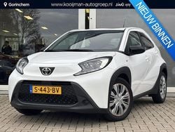 Wit Gebruikt 2023 Toyota Aygo Play Hatchback | € 16.400 (Goede deal)