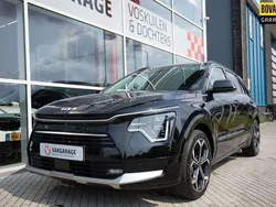 Zwart Gebruikt 2023 Kia Niro Premium SUV | € 33.950 (Eerlijke prijs)