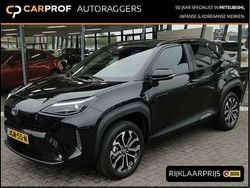 Zwart Nieuw 2025 Toyota Yaris Hybrid Sedan | € 30.945 (Eerlijke prijs)