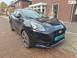 Zwart (metallic) Gebruikt 2025 Ford Puma ST-Line SUV | € 24.950 (Eerlijke prijs)