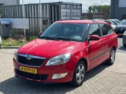 Rood Gebruikt 2012 Skoda Fabia Stationwagen | € 1.950 (Eerlijke prijs)