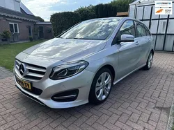 Grijs, metallic lak Gebruikt 2018 Mercedes B200 Prestige MPV | € 19.995 (Duur)