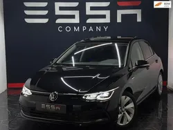 Zwart, metallic lak Gebruikt 2020 VW Golf VII Style Hatchback | € 24.950 (Eerlijke prijs)