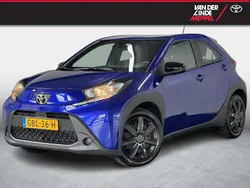 Blauw Gebruikt 2024 Toyota Aygo Play Hatchback | € 17.950 (Eerlijke prijs)
