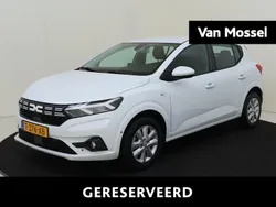 Wit Gebruikt 2023 Dacia Sandero Expression Hatchback | € 17.725 (Eerlijke prijs)