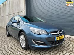 Blauw Gebruikt 2014 Opel Astra Cosmo Hatchback | € 5.499 (Eerlijke prijs)