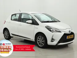Wit Gebruikt 2017 Toyota Yaris Hybrid Design Hatchback | € 15.999 (Iets duurder)