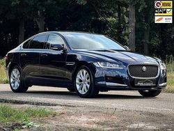 Blauw (metallic) Gebruikt 2018 Jaguar XF Prestige Sedan | € 22.899