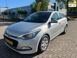 Grijs Gebruikt 2016 Hyundai i20 Hatchback | € 5.950 (Eerlijke prijs)