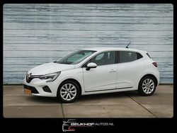 Wit Gebruikt 2020 Renault Clio V Intens Hatchback | € 11.999 (Eerlijke prijs)