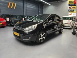 Zwart Gebruikt 2013 Kia Rio Hatchback | € 8.350 (Eerlijke prijs)