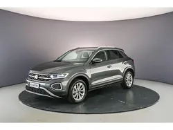 Indium grey Gebruikt 2023 VW T-Roc Style SUV | € 32.400 (Eerlijke prijs)