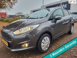 Grijs (metallic) Gebruikt 2017 Ford Fiesta Titanium Hatchback | € 7.949 (Super prijs)