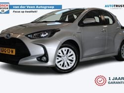 Grijs Gebruikt 2020 Toyota Yaris Hybrid Active Hatchback | € 15.450 (Eerlijke prijs)