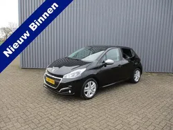 Zwart Gebruikt 2019 Peugeot 208 Signature Sky Hatchback | € 9.950 (Goede deal)