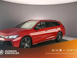 Rood Gebruikt 2024 VW Passat Business Stationwagen | € 47.900