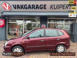 Rood Gebruikt 2005 Nissan Almera Tino Tekna MPV | € 2.950 (Eerlijke prijs)