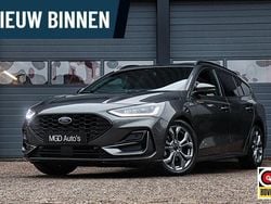 Grijs Gebruikt 2023 Ford Focus ST-Line Stationwagen | € 19.950 (Goede deal)