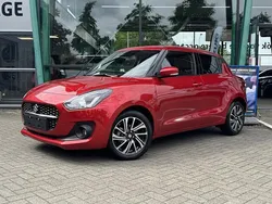Rood Gebruikt 2021 Suzuki Swift Style Hatchback | € 19.499 (Eerlijke prijs)