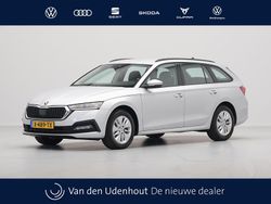 Grijs, metallic lak Gebruikt 2024 Skoda Octavia Business Line Stationwagen | € 26.840 (Goede deal)