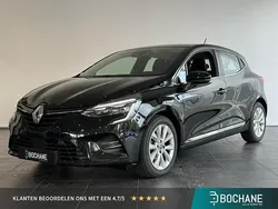 Zwart, metallic lak Gebruikt 2020 Renault Clio V Intens Hatchback | € 12.850 (Eerlijke prijs)