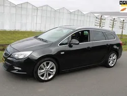 Zwart, metallic lak Gebruikt 2012 Opel Astra Sport Stationwagen | € 9.950 (Duur)