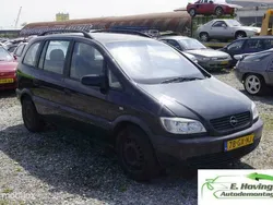 Zwart Gebruikt 2001 Opel Zafira Comfort MPV | € 950 (Goede deal)