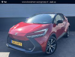 Emotional red metallic / zwart dak Gebruikt 2024 Toyota C-HR Edition SUV | € 33.400 (Goede deal)