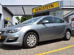 Zilver Gebruikt 2012 Opel Astra Edition Sedan | € 3.995 (Eerlijke prijs)