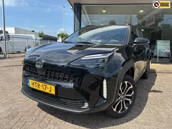 Zwart Nieuw 2025 Toyota Yaris Cross SUV | € 33.995 (Iets duurder)