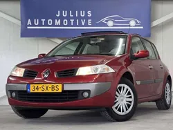 Rood Gebruikt 2006 Renault Mégane II Hatchback | € 3.493 (Iets duurder)