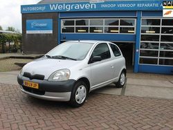 Grijs Gebruikt 2003 Toyota Yaris Hatchback | € 1.750 (Eerlijke prijs)