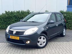 Grijs Gebruikt 2009 Dacia Sandero Lauréate Hatchback | € 2.450 (Eerlijke prijs)