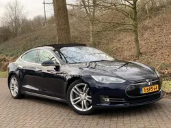 Blauw Gebruikt 2013 Tesla Model S Sedan | € 13.940 (Goede deal)