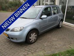Blauw Gebruikt 2004 Mazda 2 Touring MPV | € 1.460