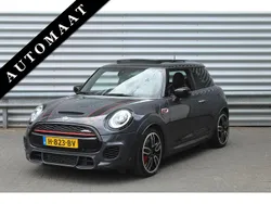 Grijs, metallic lak Gebruikt 2020 Mini John Cooper Works Chili Hatchback | € 30.950 (Eerlijke prijs)