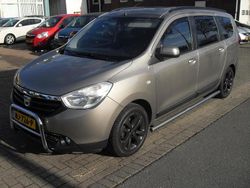 Bruin (metallic) Gebruikt 2013 Dacia Lodgy Prestige MPV | € 3.650 (Eerlijke prijs)